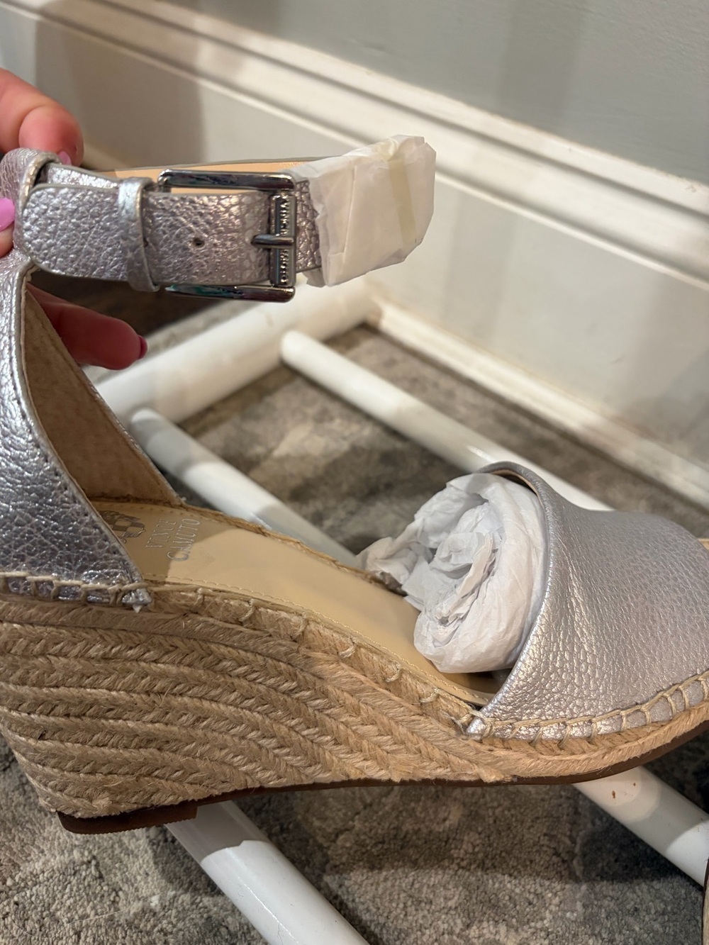 New ✨ Vince Camuto Women's Leera espadrille wedge sandals in silver size 10 - Picture 4 of 8